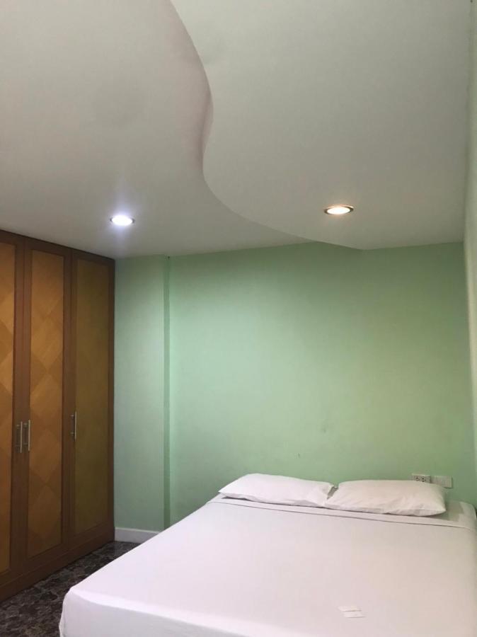Rod Fai Fah Apartment Bangkok Exteriér fotografie